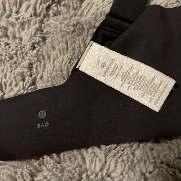 Lululemon bundle - Hold True bras - Picture 11 of 12